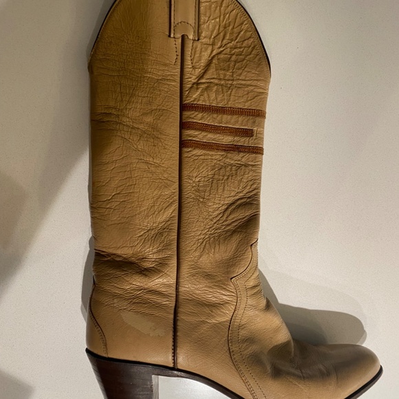 Vintage Justin heeled cowboy boots - Picture 2 of 9